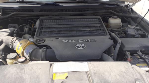 Photo 29 VIN: JTMHV09J0E4145880 - TOYOTA LAND CRUISER GXR V8 