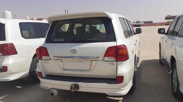 Photo 8 VIN: JTMHV09J0E4145880 - TOYOTA LAND CRUISER GXR V8 