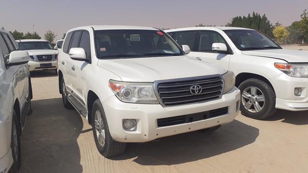 Photo 9 VIN: JTMHV09J4E4144876 - TOYOTA LAND CRUISER GXR V8 