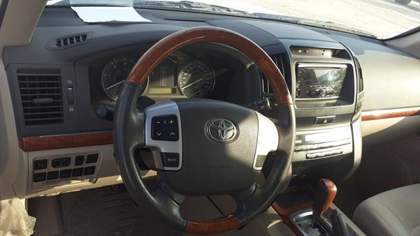 Photo 13 VIN: JTMHV09J9F4175204 - TOYOTA LAND CRUISER GXR V8 