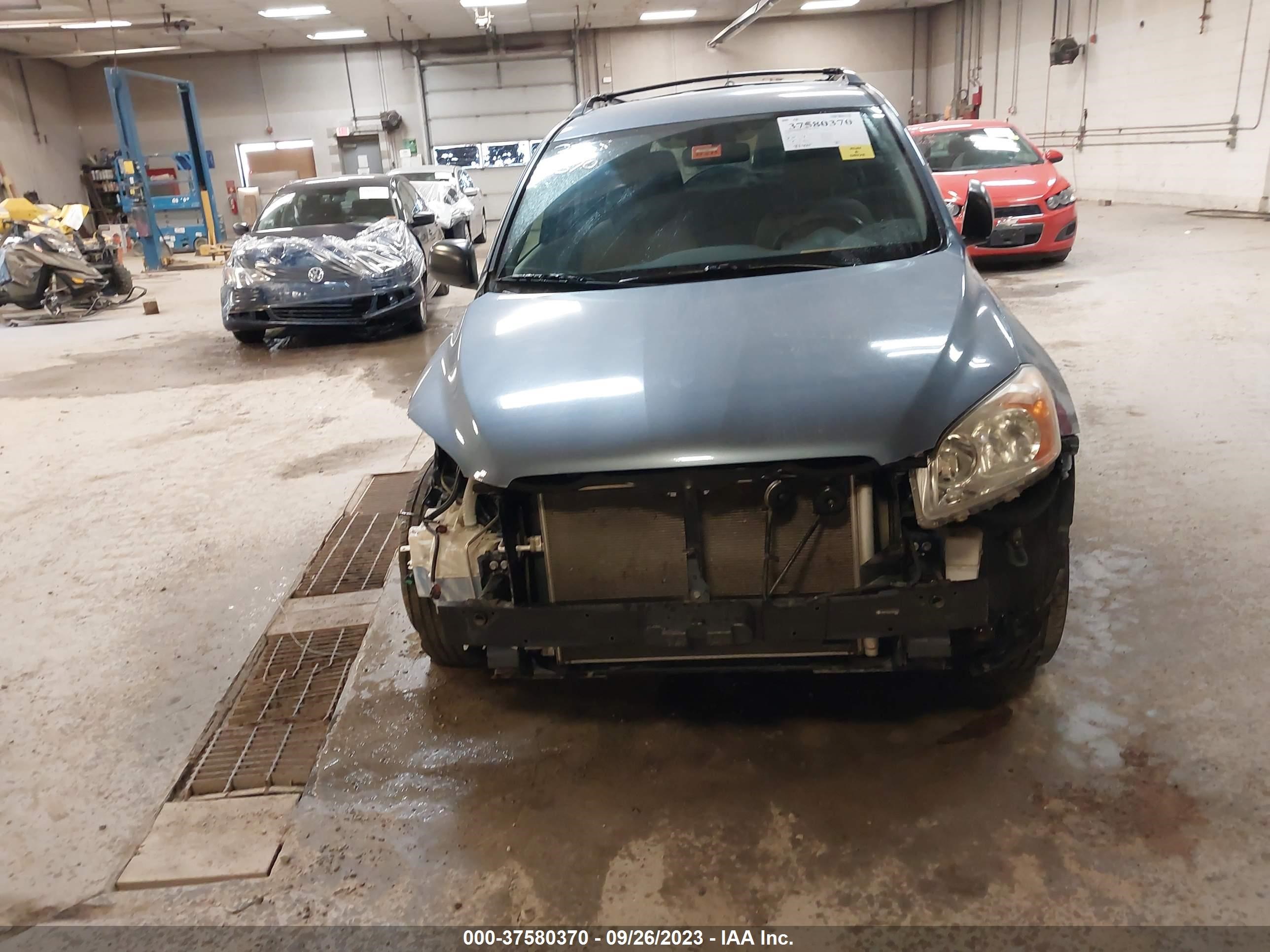 Photo 12 VIN: JTMJF4DV6C5058492 - TOYOTA RAV 4 