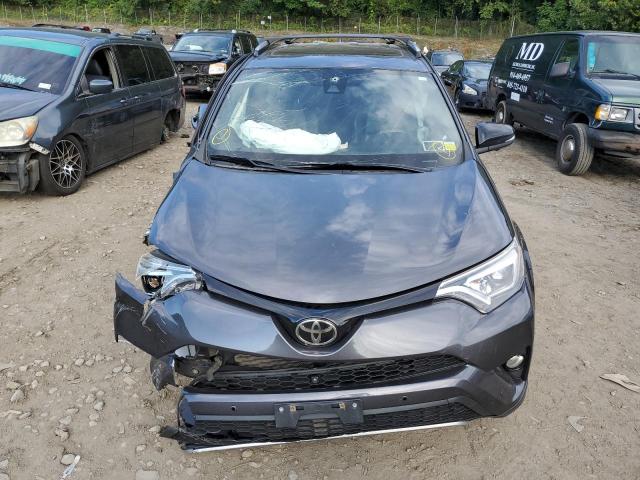 Photo 4 VIN: JTMJFREVXHJ137822 - TOYOTA RAV4 SE 