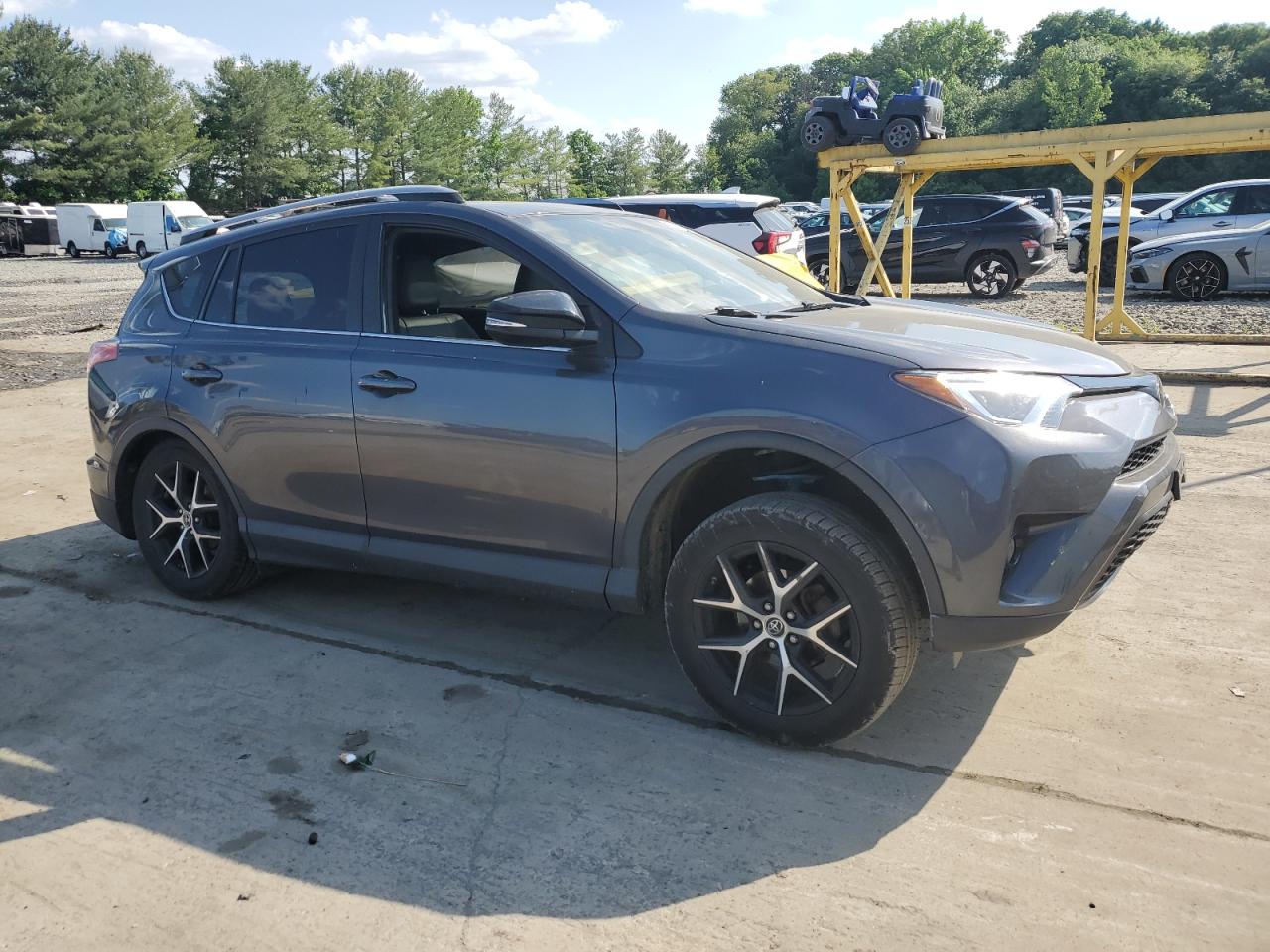 Photo 3 VIN: JTMJFREVXJJ242012 - TOYOTA RAV 4 