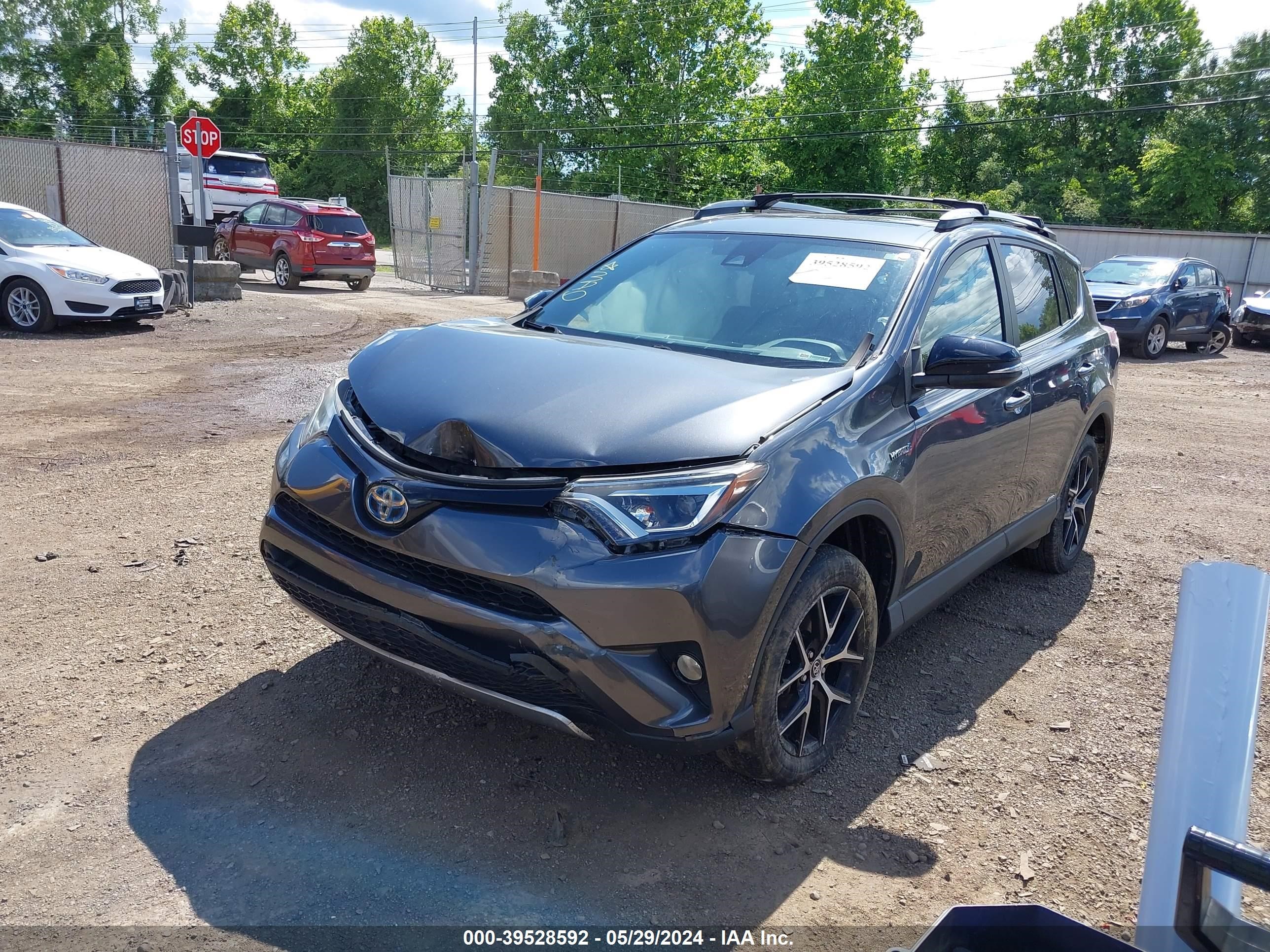 Photo 1 VIN: JTMJJREV2JD187083 - TOYOTA RAV 4 