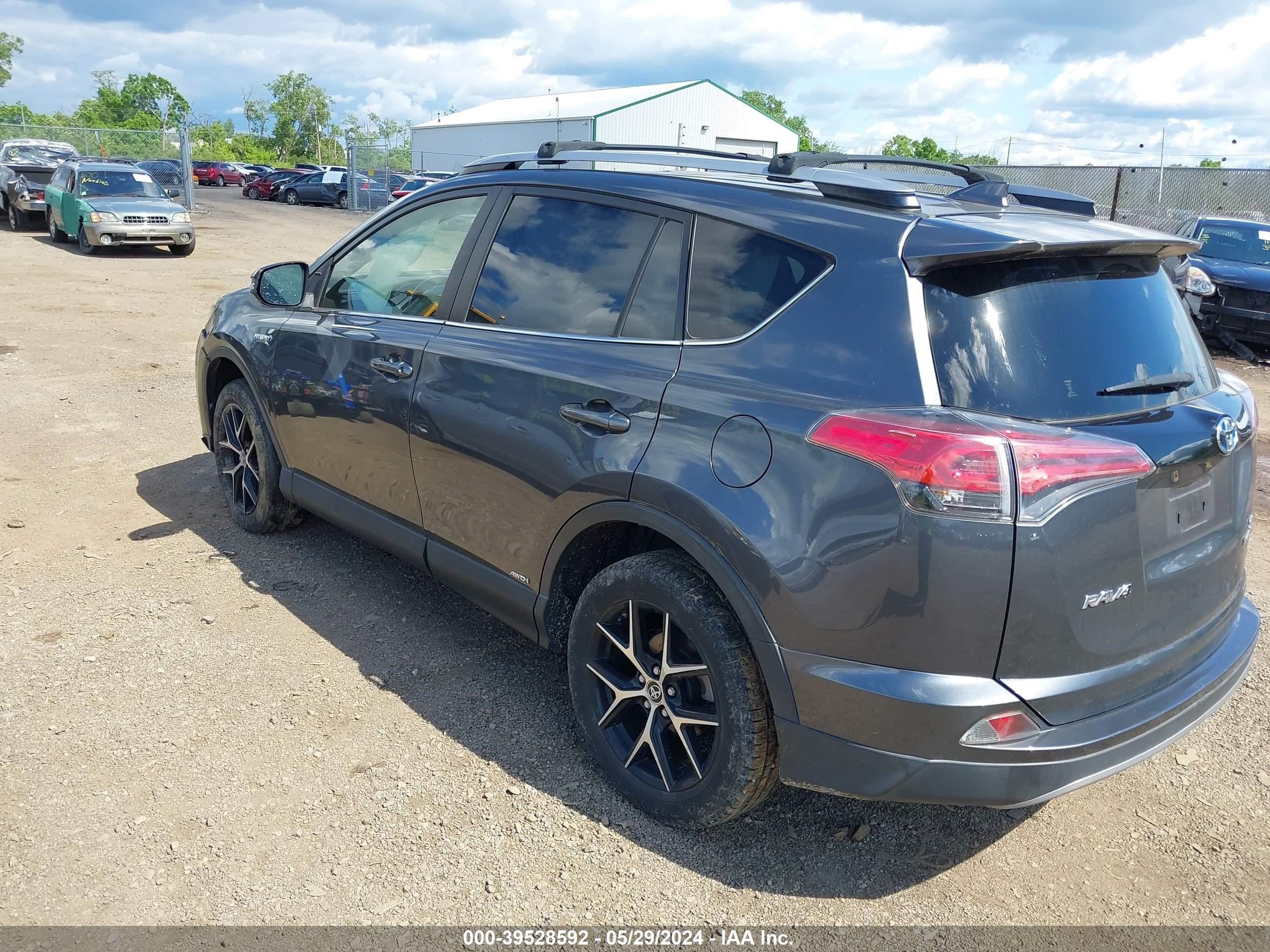 Photo 2 VIN: JTMJJREV2JD187083 - TOYOTA RAV 4 