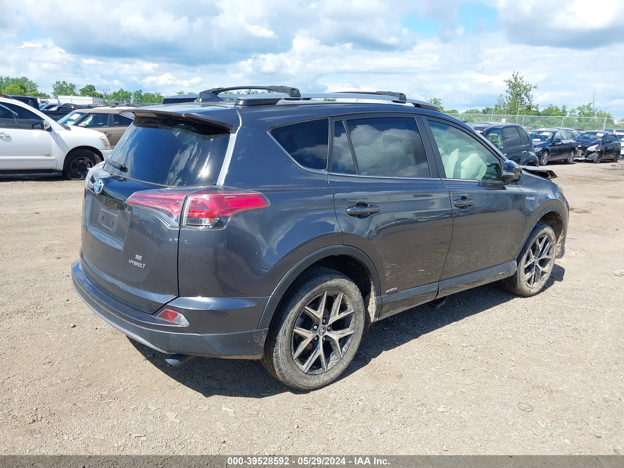 Photo 3 VIN: JTMJJREV2JD187083 - TOYOTA RAV 4 