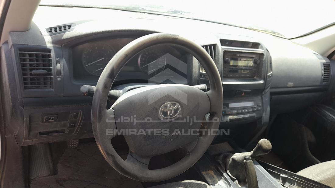 Photo 13 VIN: JTMJU03J5D4069472 - TOYOTA LAND CRUISER 