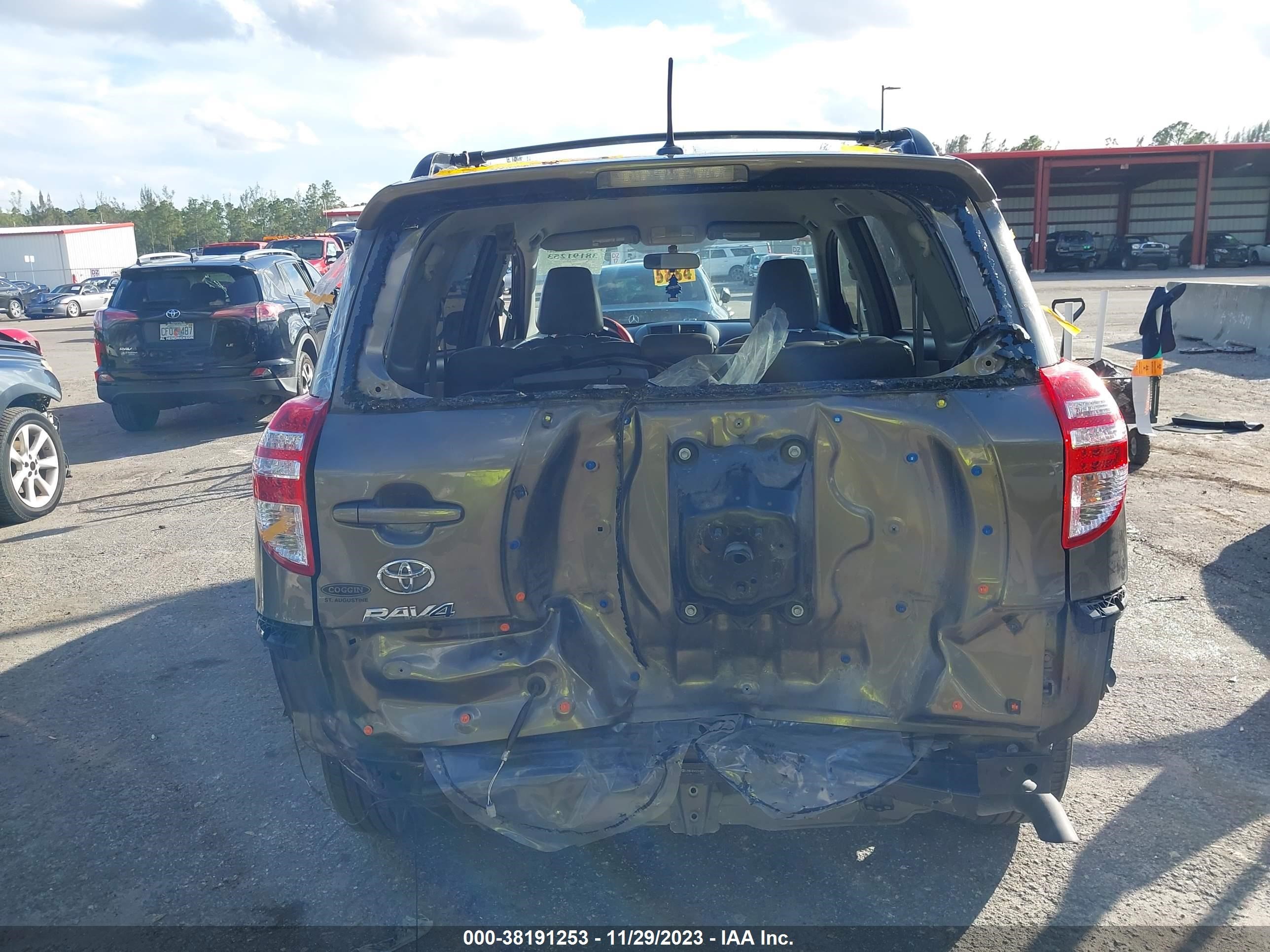 Photo 5 VIN: JTMKF4DV5C5045009 - TOYOTA RAV 4 