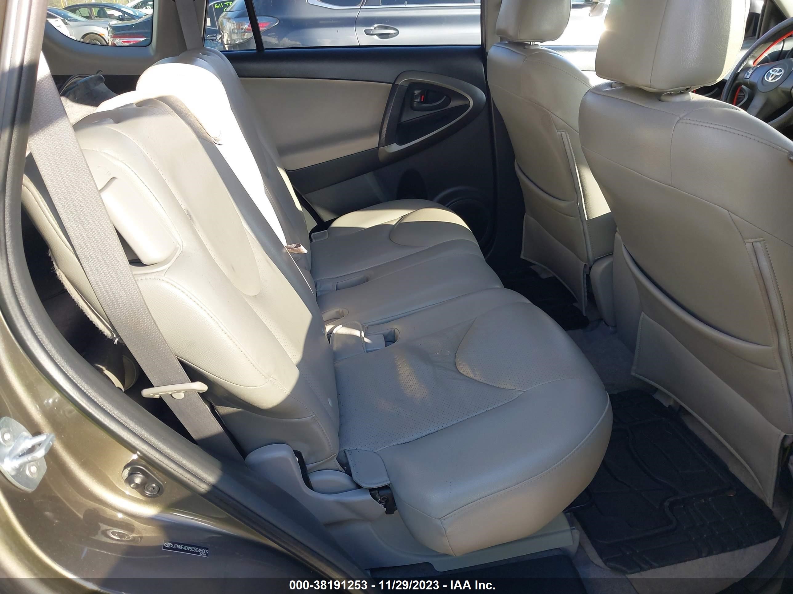 Photo 7 VIN: JTMKF4DV5C5045009 - TOYOTA RAV 4 