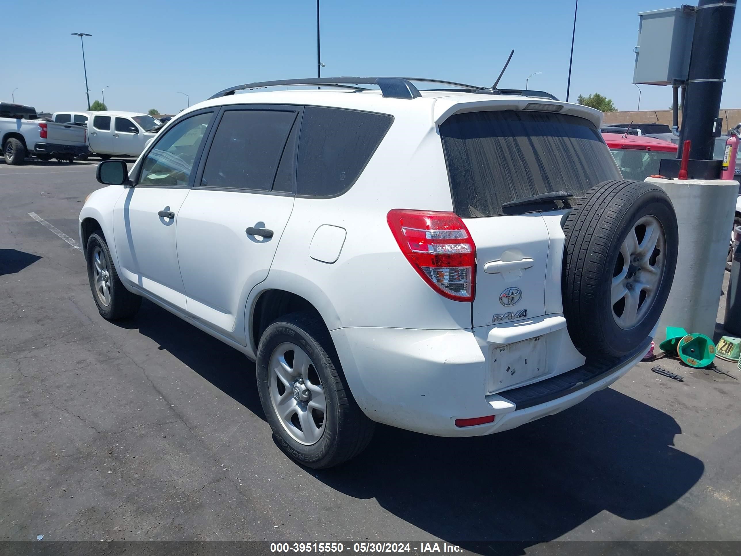 Photo 2 VIN: JTMKF4DV8C5048955 - TOYOTA RAV 4 