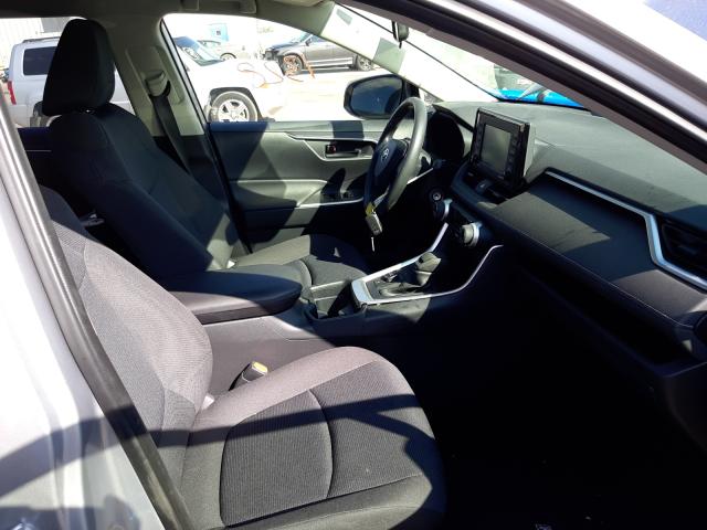 Photo 4 VIN: JTMMWRFV7MD114969 - TOYOTA RAV4 LE 