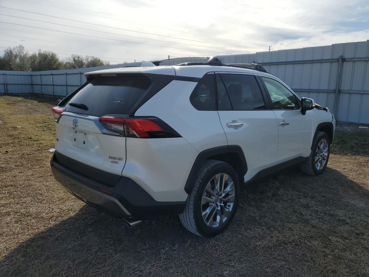 Photo 2 VIN: JTMN1RFV8MD069690 - TOYOTA RAV 4 