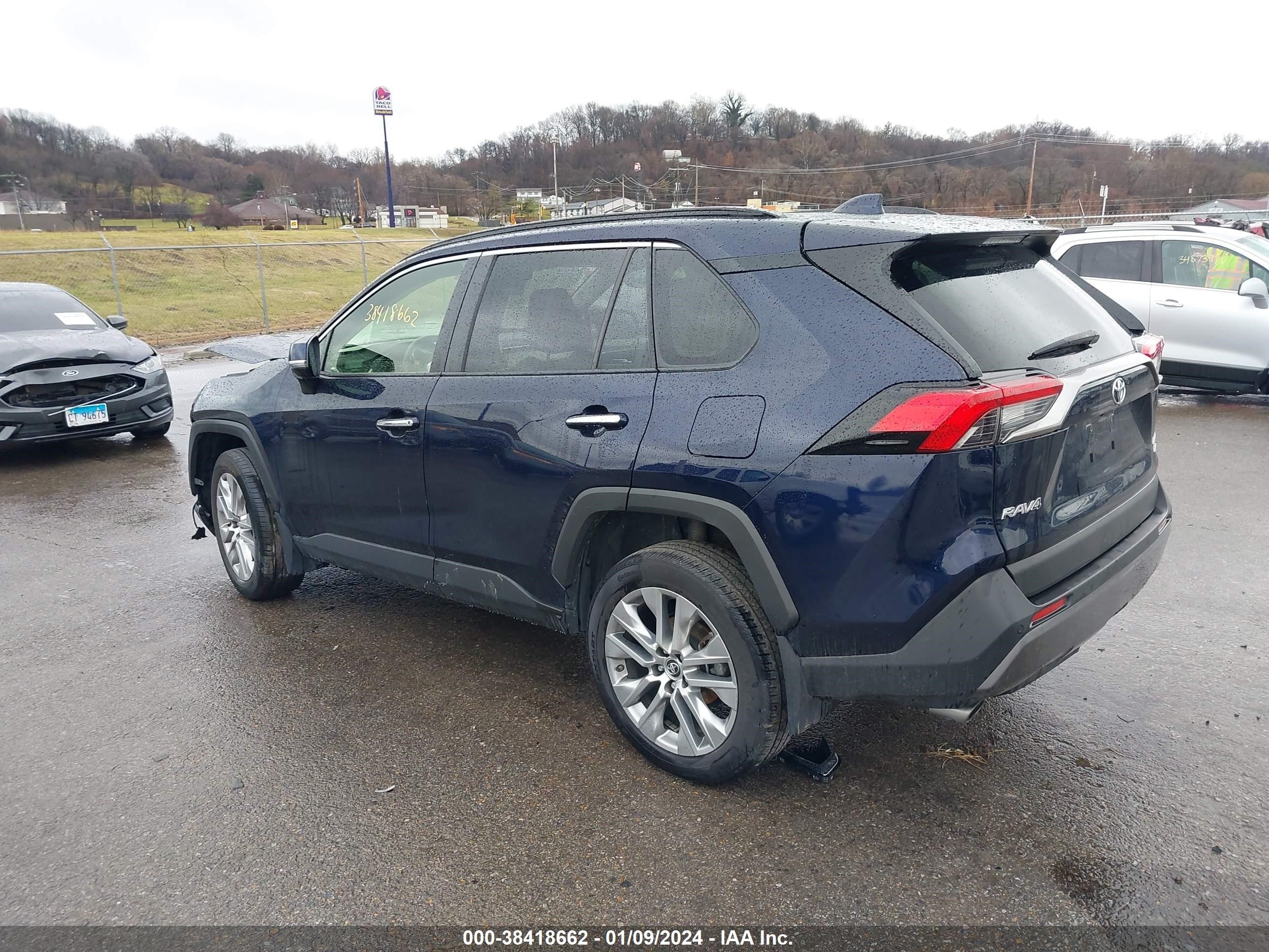 Photo 2 VIN: JTMN1RFV9KD035285 - TOYOTA RAV 4 