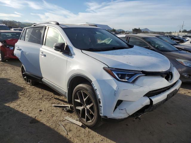 Photo 3 VIN: JTMNFREV0JJ188785 - TOYOTA RAV4 SE 