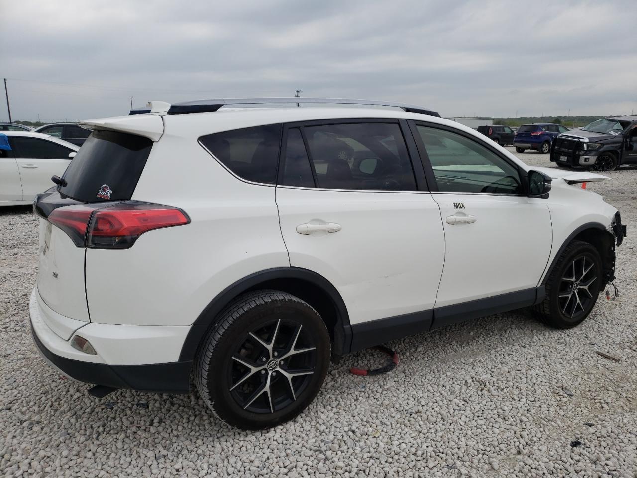 Photo 2 VIN: JTMNFREV0JJ724621 - TOYOTA RAV 4 