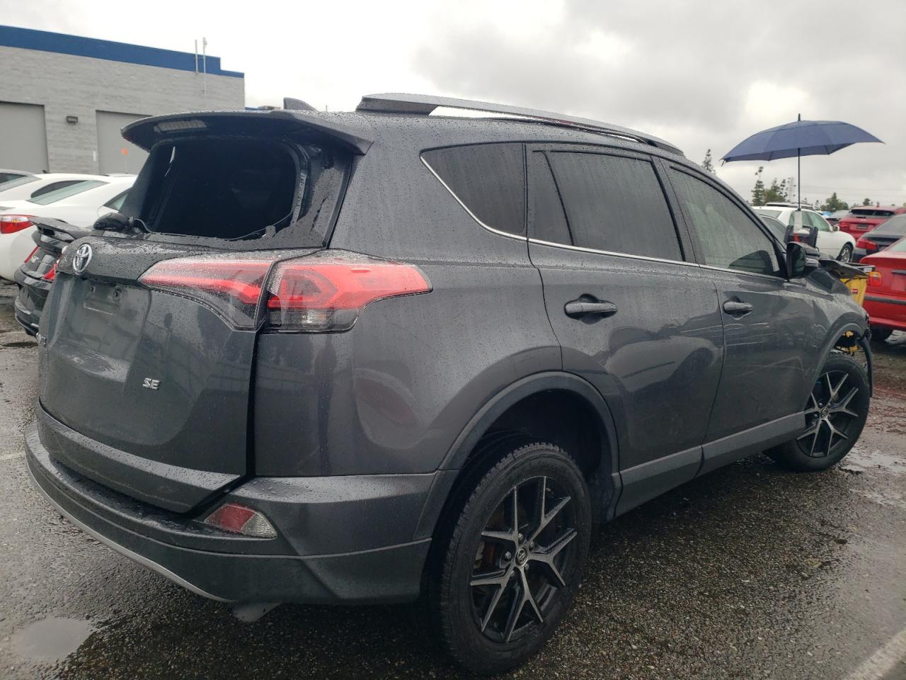 Photo 2 VIN: JTMNFREV2HD107987 - TOYOTA RAV 4 