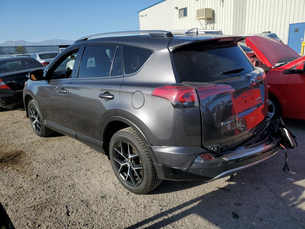 Photo 1 VIN: JTMNFREV3HJ114352 - TOYOTA RAV 4 