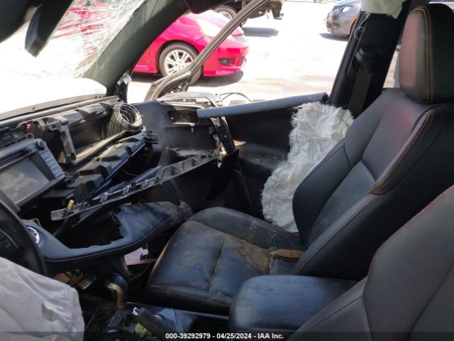 Photo 4 VIN: JTMNFREV4JJ165431 - TOYOTA RAV4 