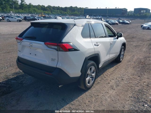 Photo 3 VIN: JTMP1RFV0KD020442 - TOYOTA RAV4 