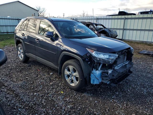 Photo 3 VIN: JTMP1RFV1KD034138 - TOYOTA RAV4 XLE 