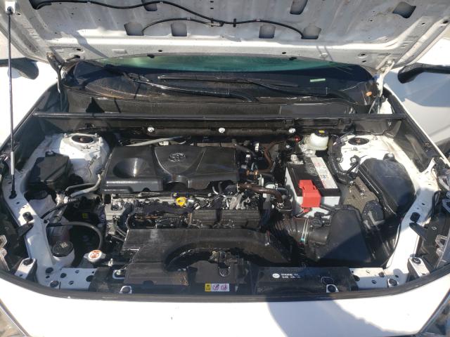 Photo 6 VIN: JTMP1RFV3KD046808 - TOYOTA RAV4 XLE 