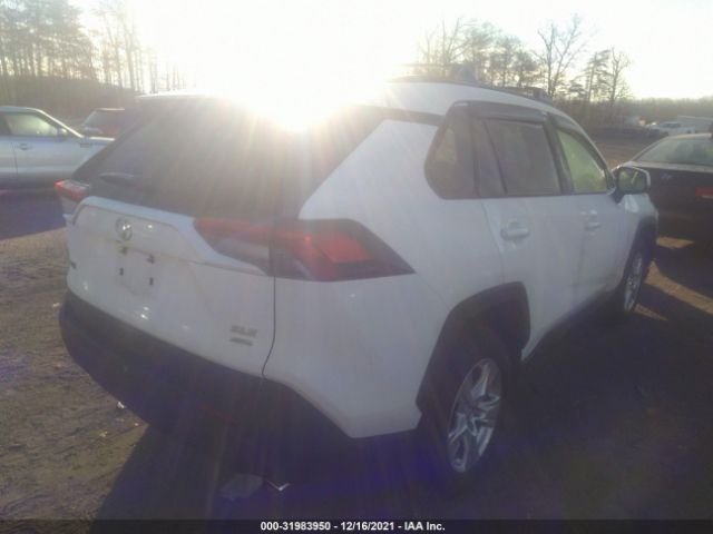 Photo 3 VIN: JTMP1RFV8KD017675 - TOYOTA RAV4 