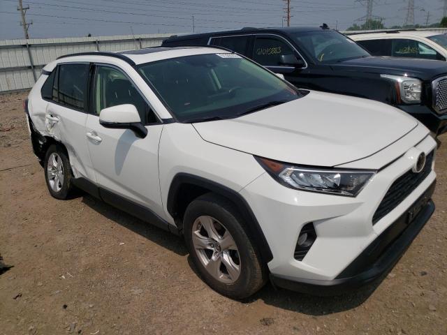 Photo 3 VIN: JTMP1RFV8KJ019394 - TOYOTA RAV4 XLE 