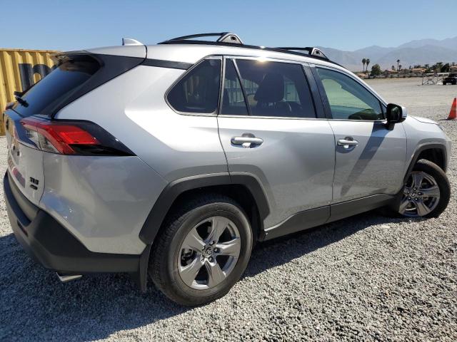 Photo 2 VIN: JTMP1RFV8PJ040866 - TOYOTA RAV4 XLE 