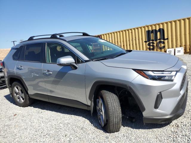 Photo 3 VIN: JTMP1RFV8PJ040866 - TOYOTA RAV4 XLE 