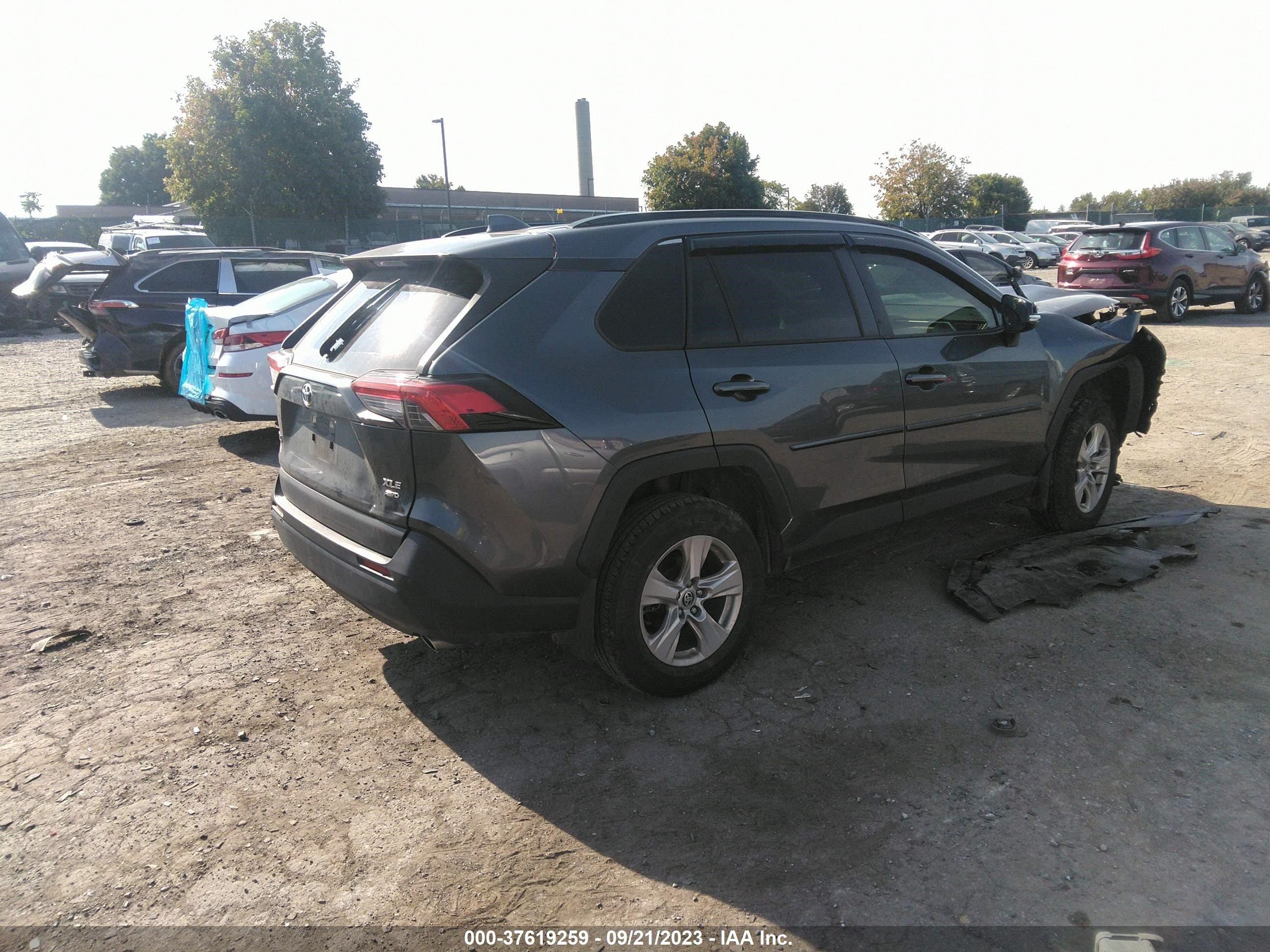 Photo 3 VIN: JTMP1RFVXLD051988 - TOYOTA RAV 4 