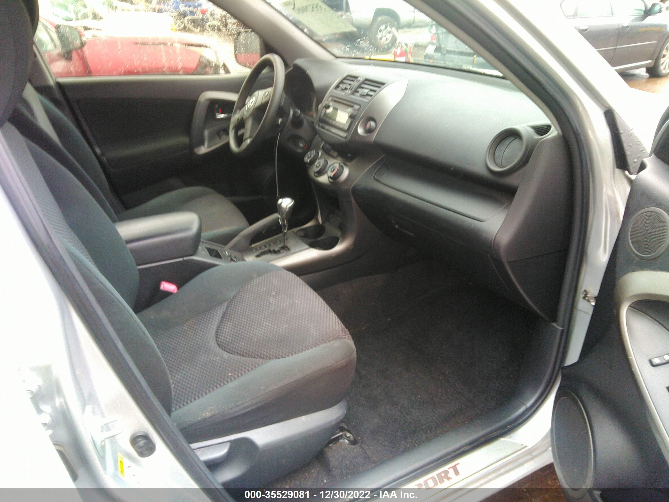 Photo 4 VIN: JTMRF4DV0C5056174 - TOYOTA RAV 4 