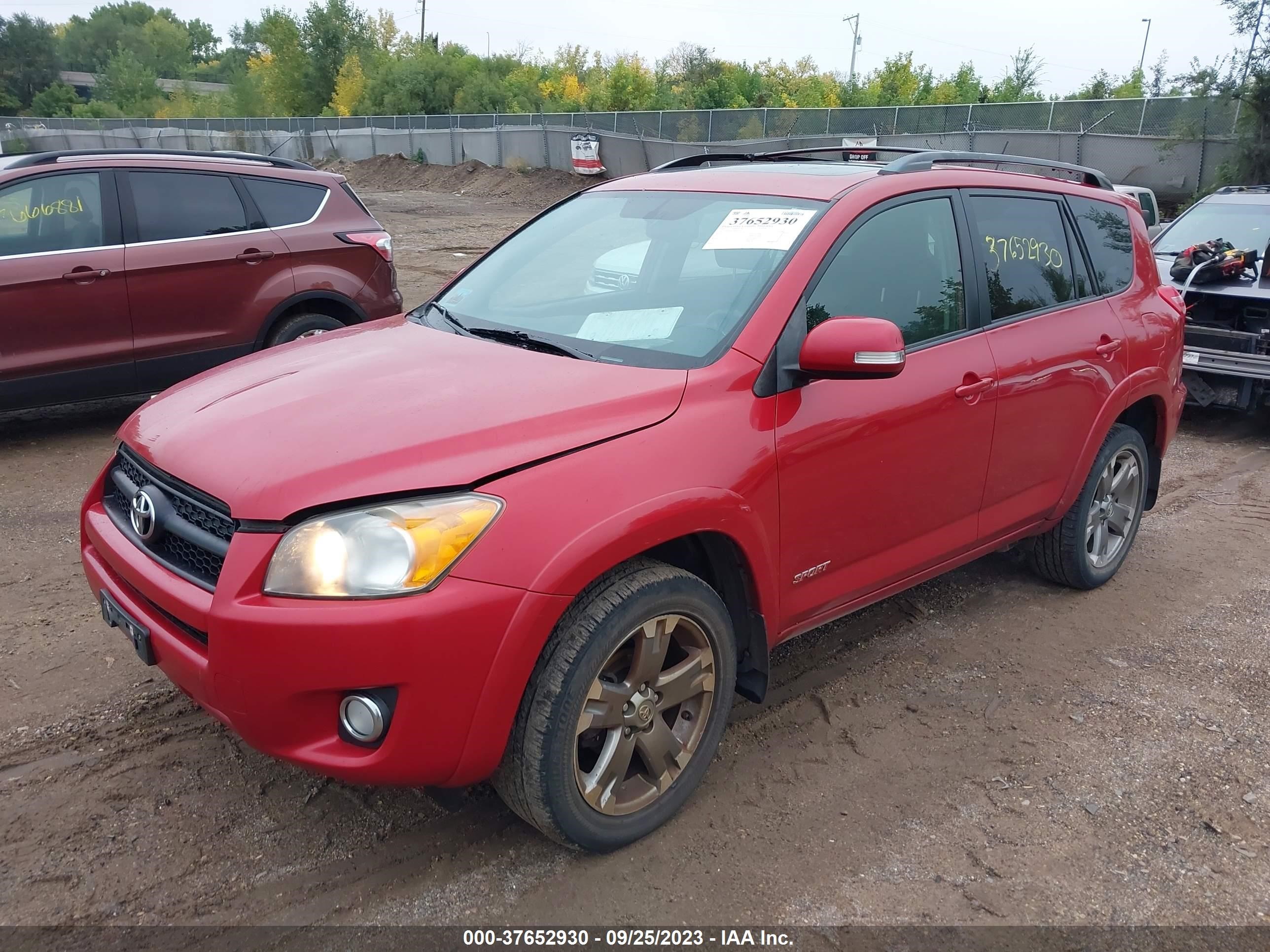 Photo 1 VIN: JTMRF4DV2B5041769 - TOYOTA RAV 4 