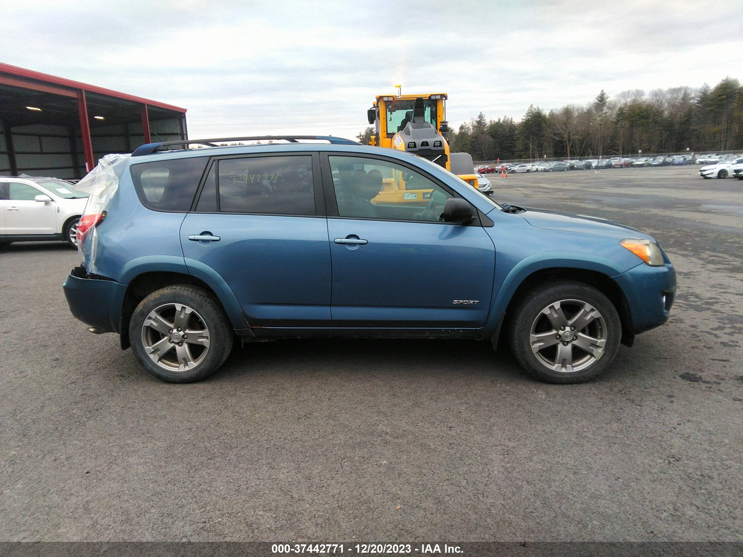 Photo 12 VIN: JTMRF4DV7A5032371 - TOYOTA RAV 4 