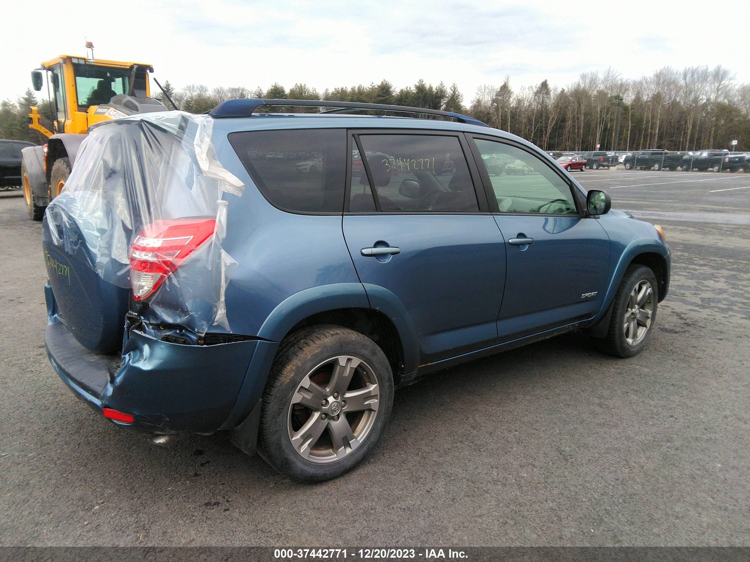 Photo 3 VIN: JTMRF4DV7A5032371 - TOYOTA RAV 4 