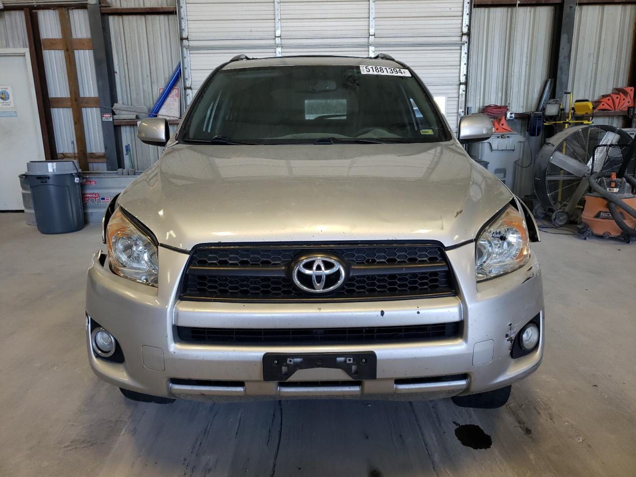 Photo 4 VIN: JTMRF4DV9B5037802 - TOYOTA RAV 4 