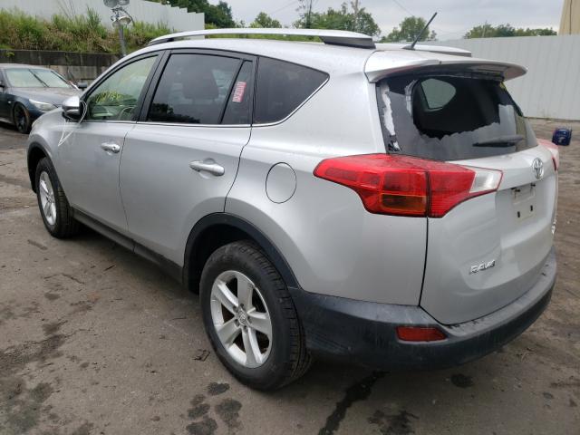 Photo 2 VIN: JTMRFREV0D5009093 - TOYOTA RAV4 XLE 