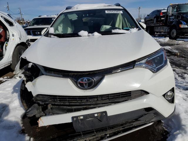 Photo 4 VIN: JTMRFREV0HD205241 - TOYOTA RAV4 XLE 