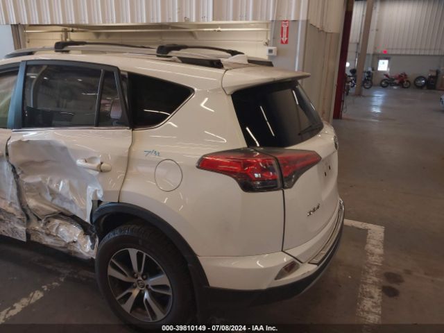 Photo 5 VIN: JTMRFREV0HD208723 - TOYOTA RAV4 