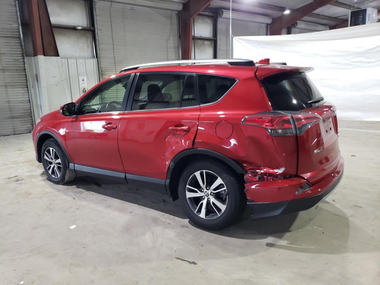 Photo 1 VIN: JTMRFREV0HJ135189 - TOYOTA RAV 4 