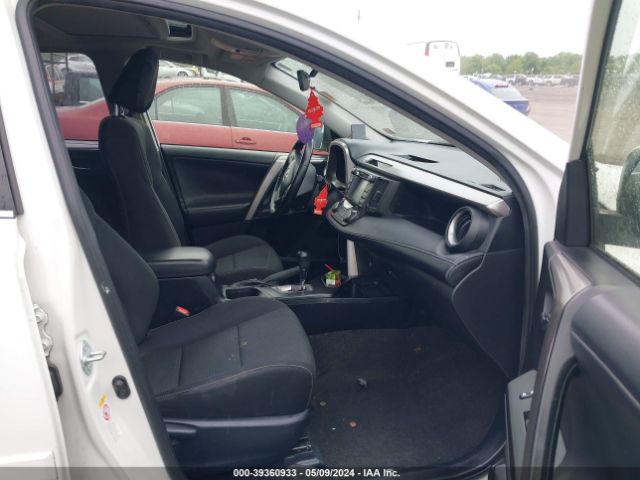 Photo 4 VIN: JTMRFREV0HJ174400 - TOYOTA RAV4 