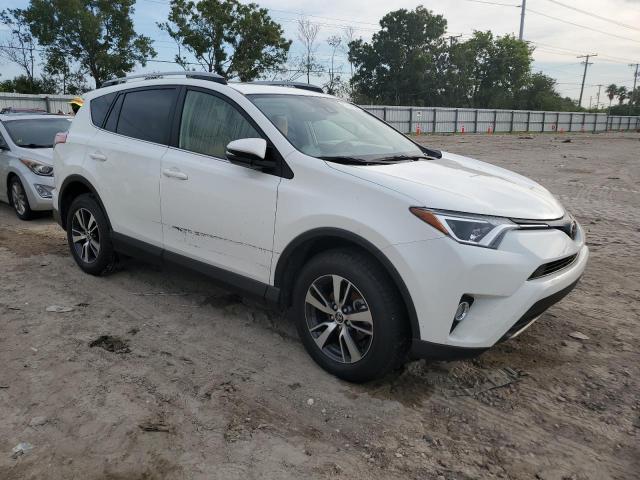 Photo 3 VIN: JTMRFREV0HJ702520 - TOYOTA RAV4 XLE 