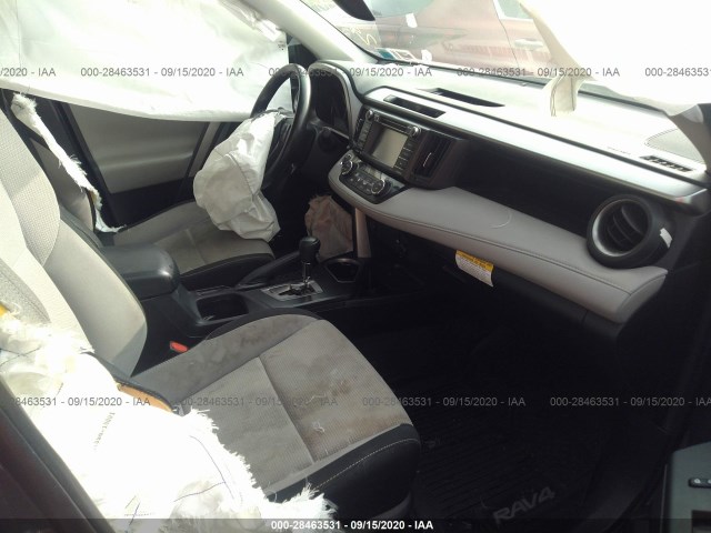 Photo 4 VIN: JTMRFREV0JD233076 - TOYOTA RAV4 