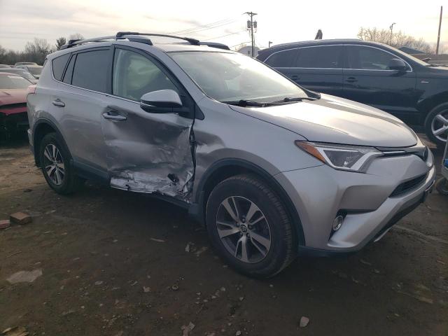 Photo 3 VIN: JTMRFREV0JJ215274 - TOYOTA RAV4 