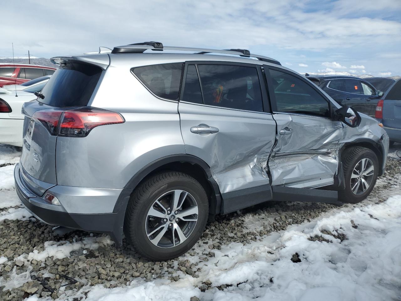 Photo 2 VIN: JTMRFREV0JJ240806 - TOYOTA RAV 4 