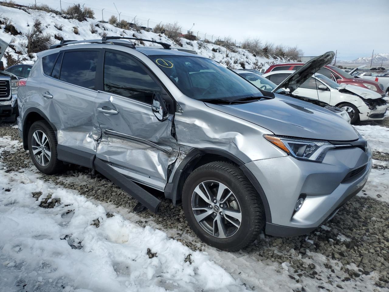 Photo 3 VIN: JTMRFREV0JJ240806 - TOYOTA RAV 4 