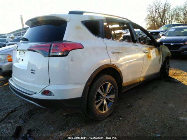 Photo 3 VIN: JTMRFREV0JJ253815 - TOYOTA RAV4 