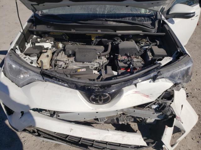 Photo 11 VIN: JTMRFREV0JJ743686 - TOYOTA RAV4 