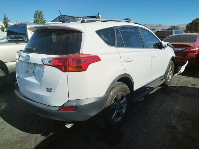 Photo 3 VIN: JTMRFREV1FD113181 - TOYOTA RAV4 XLE 