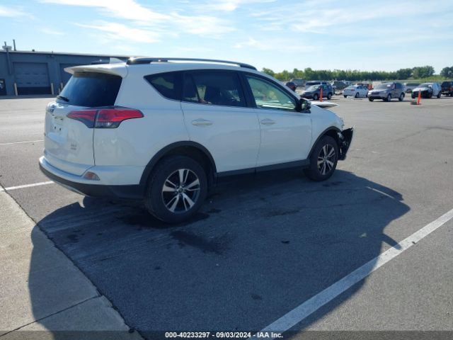 Photo 3 VIN: JTMRFREV1HD201814 - TOYOTA RAV4 