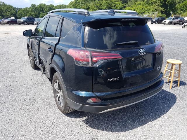 Photo 2 VIN: JTMRFREV1HD205202 - TOYOTA RAV4 XLE 